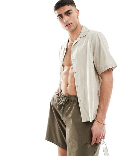 Chemise décontractée aspect lin avec manches courtes et col à revers - taupe - Asos Design - Modalova