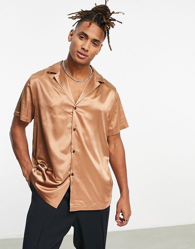 Chemise décontractée satinée avec col à revers échancré - clair - Asos Design - Modalova