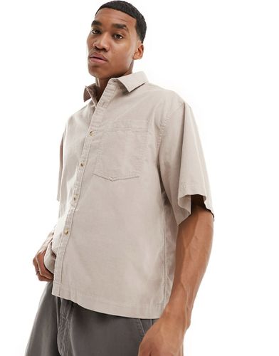 Chemise oversize courte à manches courtes coupe carrée en velours côtelé - Taupe - Asos Design - Modalova