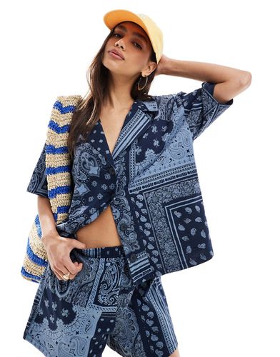 Chemise oversize d'ensemble à imprimé bandana - Bleu marine - Asos Design - Modalova