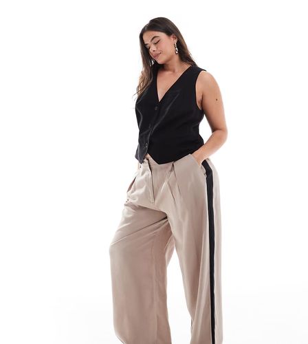 Curve - Pantalon à pinces et empiècements contrastants - Moka - Asos Design - Modalova