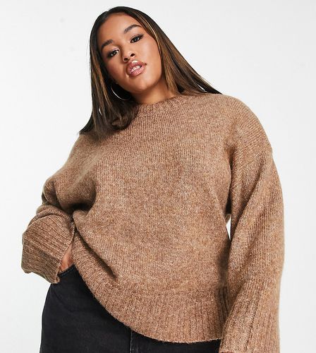 ASOS DESIGN Curve - Pull ras de cou en maille duveteuse mélangée de première qualité - Asos Curve - Modalova