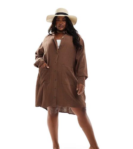 ASOS DESIGN Curve - Robe chemise oversize en tissu double à poches basses - Chocolat - Asos Curve - Modalova