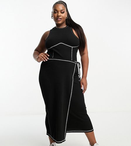 ASOS DESIGN Curve - Robe côtelée mi-longue avec jupe portefeuille et coutures contrastantes - Noir - Asos Curve - Modalova