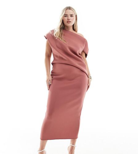 ASOS DESIGN Curve - Robe fourreau mi-longue en néoprène à épaules dénudées et taille plissée - Asos Curve - Modalova