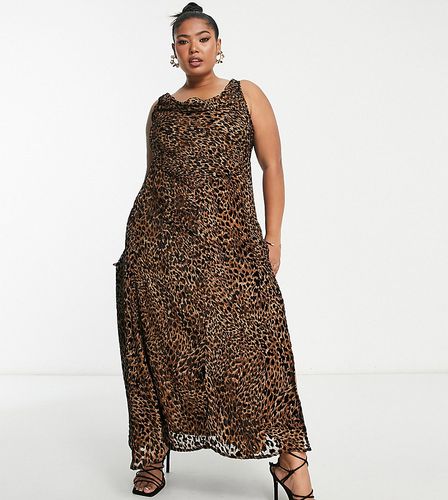 ASOS DESIGN Curve - Robe nuisette mi-longue en dévoré à imprimé animal - Asos Curve - Modalova