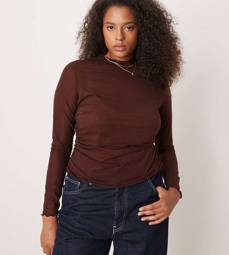 ASOS DESIGN Curve - Top à col montant et manches longues en tulle semi-transparent - Chocolat - Asos Curve - Modalova