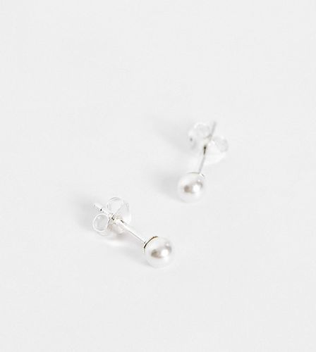 Boucles d'oreilles en argent massif avec perles fantaisie - Asos Design - Modalova