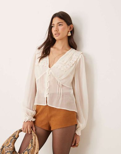 Blouse à col avec empiècements en dentelle - Crème - Asos Design - Modalova