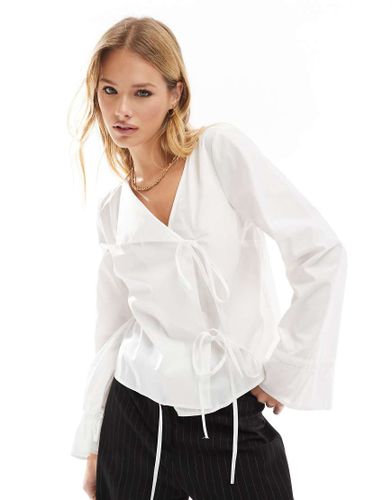 Blouse en popeline avec patte asymétrique avec liens - Asos Design - Modalova