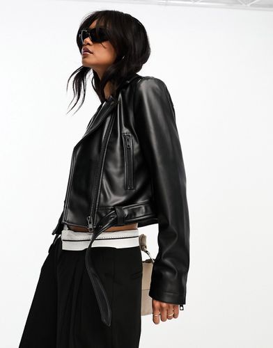 Blouson style motard effet rétréci imitation cuir avec ceinture - Asos Design - Modalova