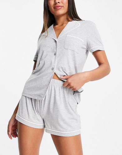 Ensemble de pyjama à liseré contrastant avec chemise à manches courtes et short - Asos Design - Modalova