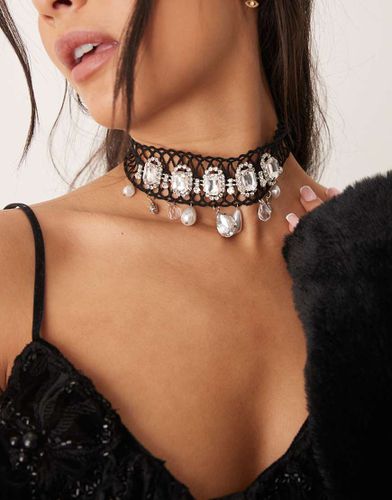 Édition limitée - Collier ras de cou à perle fantaisie et chaîne ornée de cristaux - Argenté - Asos Design - Modalova