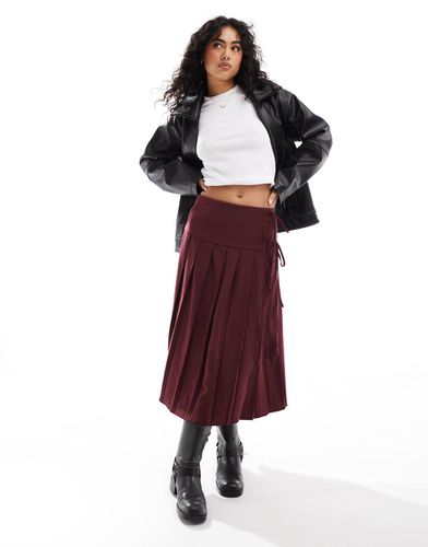 Jupe mi-longue portefeuille plissée et ajustée - Bordeaux - Asos Design - Modalova