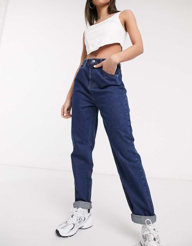 Original - Jean mom taille haute à délavage foncé - Asos Design - Modalova