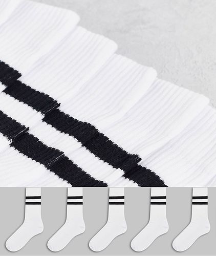 Lot de 5 paires de chaussettes de sport avec rayures noires - Asos Design - Modalova
