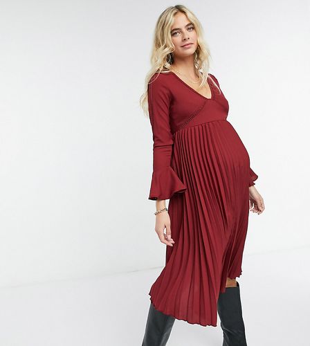 ASOS DESIGN Maternity - Robe mi-longue plissée avec empiècements en dentelle - Bordeaux - Asos Maternity - Modalova