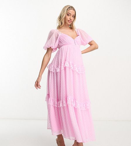 ASOS DESIGN Maternity - Robe rétro longue en plumetis avec dos ouvert et empiècement en dentelle - clair - Asos Maternity - Modalova