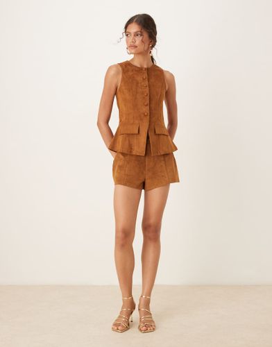 Mini-short d'ensemble en imitation daim  surpiqres - Asos Design - Modalova