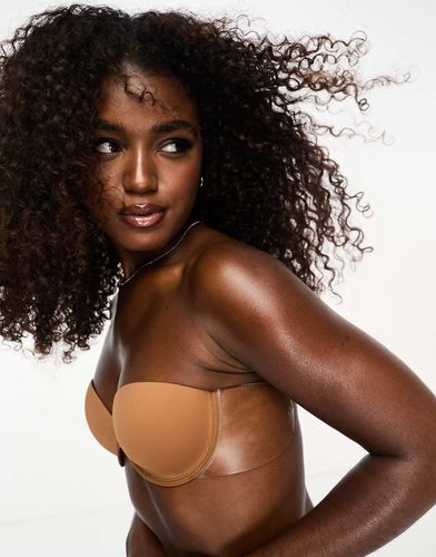 Soutien-gorge moulé dos nu sans bretelles avec côtés adhésifs - Marron - Asos Design - Modalova