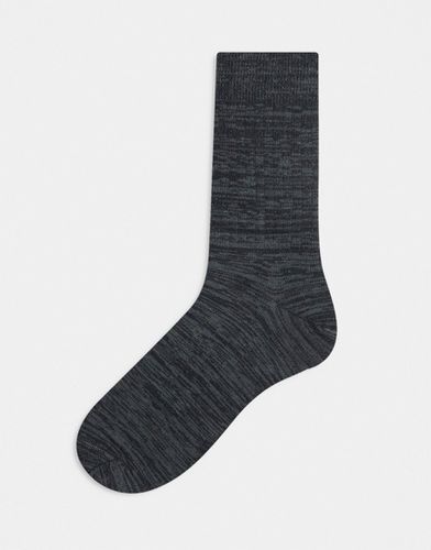 Socquettes côtelées en fil torsadé - anthracite - Asos Design - Modalova