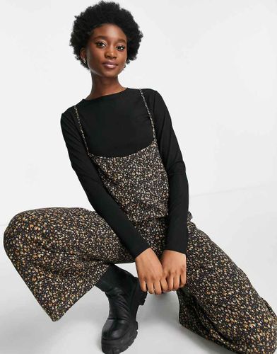 ASOS DESIGN - Salopette à fines bretelles et petites fleurs avec t-shirt manches longues - Asos Studio Happy - Modalova