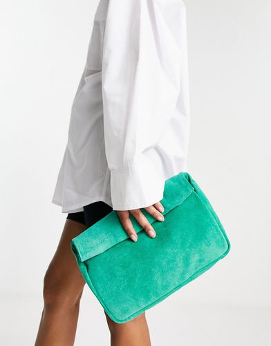 Pochette en daim roulée sur le dessus - forêt - Asos Design - Modalova