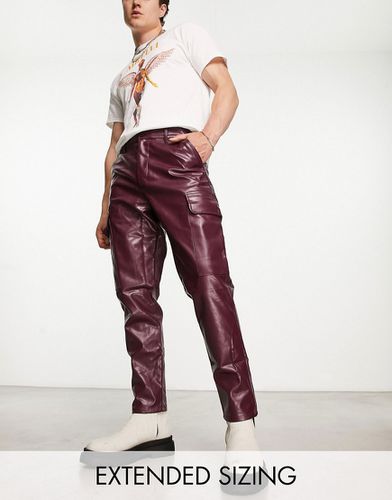 Pantalon cargo coupe fuselée en imitation cuir - Bordeaux - BURGUNDY - Asos Design - Modalova