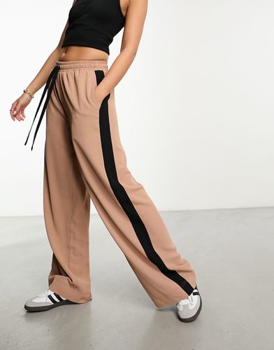 Pantalon à enfiler avec empiècement contrastant - Camel - Asos Design - Modalova