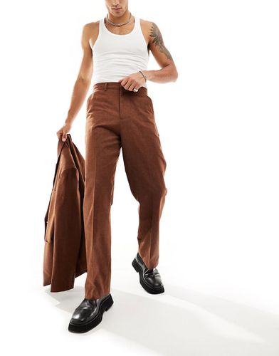 Pantalon de costume ample en tissu flammé - Marron - Asos Design - Modalova