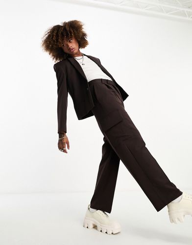 Pantalon de costume coupe cargo - Marron - Asos Design - Modalova