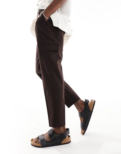 Pantalon habillé fuselé avec poches cargo - Marron - Asos Design - Modalova