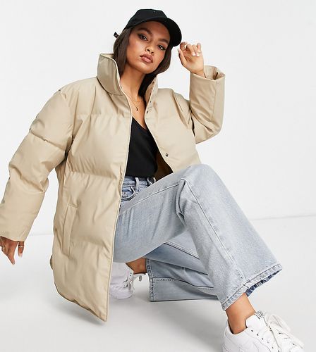 ASOS DESIGN Petite - Doudoune oversize caoutchoutée - Fauve - Asos Petite - Modalova