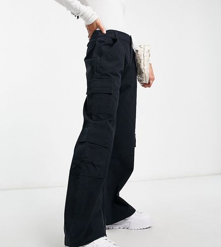 Petite - Pantalon cargo oversize avec plusieurs poches - Asos Design - Modalova