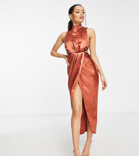 ASOS DESIGN Petite - Robe mi-longue en satin avec col montant et jupe à détail drapé - Rouille - Asos Petite - Modalova