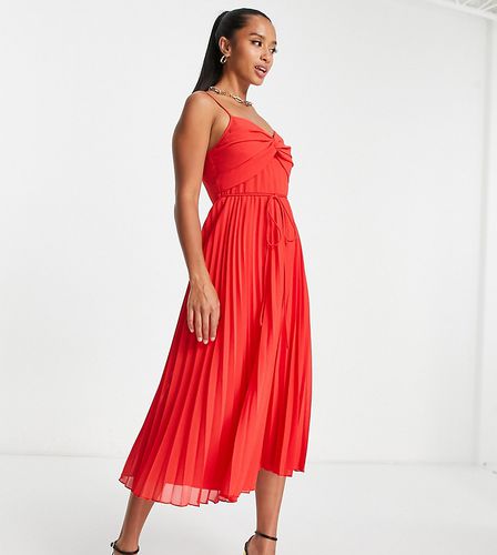 ASOS DESIGN Petite - Robe mi-longue plissée à fines bretelles torsadée devant avec ceinture - Asos Petite - Modalova