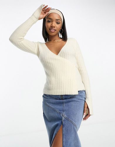 Pull cache-caur en maille côtelée - Crème - Asos Design - Modalova