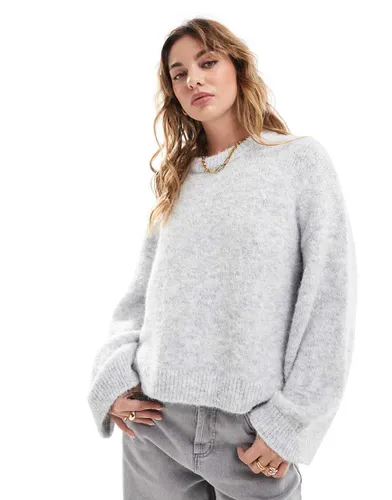 Pull oversize en laine mélangée duveteuse avec manches amples - Gris glacier - Asos Design - Modalova