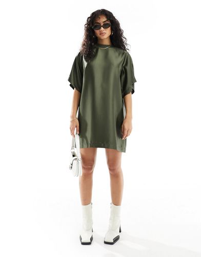 Robe t-shirt coupe courte oversize en satin - Kaki - Asos Design - Modalova