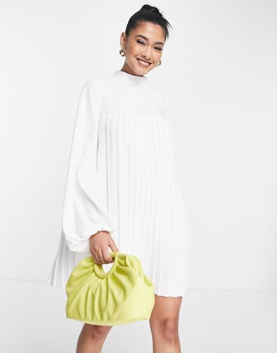 Robe trapèze courte plissée à col montant - Ivoire - Asos Design - Modalova