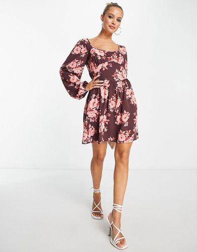 Robe babydoll cintrée à la taille à imprimé roses - Asos Design - Modalova