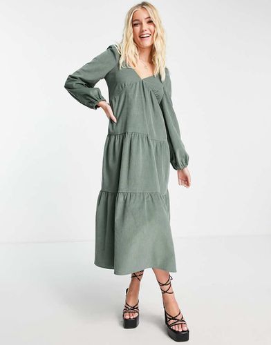 Robe babydoll mi-longue en velours côtelé à volants étagés - Kaki - Asos Design - Modalova