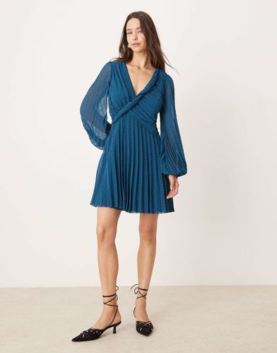 Robe cache-caur courte torsadée sur le devant en tissu plissé - Bleu pétrole - Asos Design - Modalova