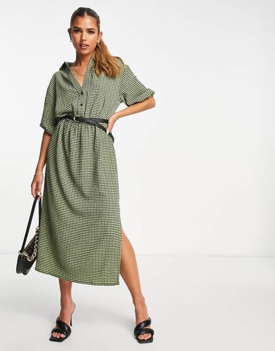 Robe chemise mi-longue à manches courtes avec ceinture - Carreaux kaki - Asos Design - Modalova