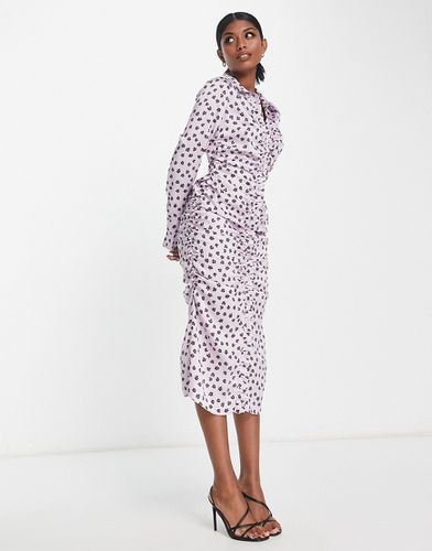 Robe chemise mi-longue en satin à taille froncée et imprimé fleuri - Lilas - Asos Design - Modalova