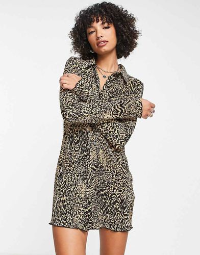 Robe chemise courte plissée manches longues à imprimé animal - Marron - Asos Design - Modalova