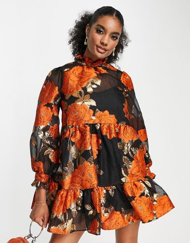 Robe courte à col noué avec motif fleuri métallisé tissé en jacquard et ourlet à basque - Orange - Asos Design - Modalova