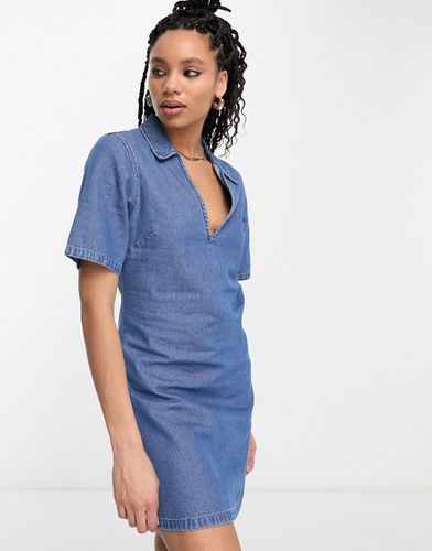 Robe courte en jean avec col - moyen délavé - Asos Design - Modalova