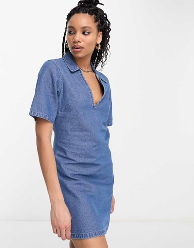 Robe courte en jean avec col - moyen délavé - Asos Design - Modalova