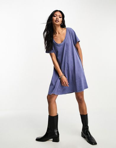 Robe courte et virevoltante à encolure dégagée - délavé - Asos Design - Modalova